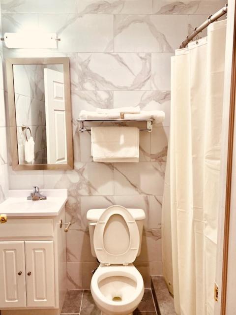 Quality Inn ニューヨーク エクステリア 写真